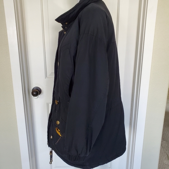 Women's Black and Tan Jacket - Picture 4 of 14
